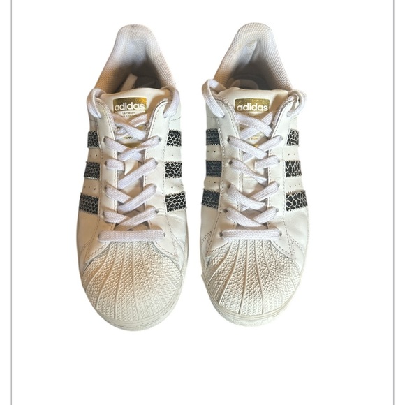 Women’s Adidas Superstar Snakeskin Sneakers, size US 7.5 - Picture 1 of 10